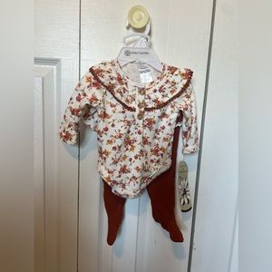 NWT DAISY FUENTES BABY OUTFIT 0-3MONTHS ✨